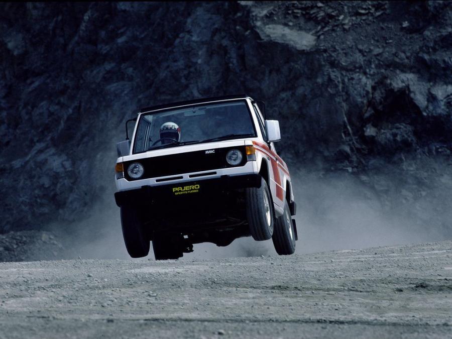  Mitsubishi Pajero Canvas Top I 1982 года  (фото 6 из 7)